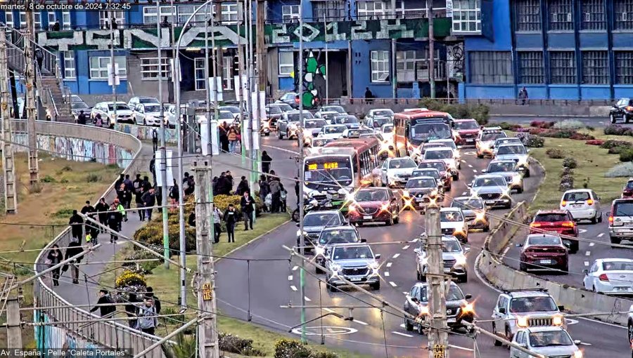 Accidente que involucró a tres micros ocasionó kilométrica congestión en la Av. España