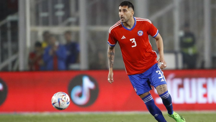 Guillermo Maripán sería el capitán de Chile en los duelos ante Brasil y Colombia