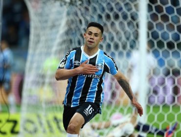 Alexander Aravena se llenó de elogios en Brasil tras marcar un nuevo gol con Gremio