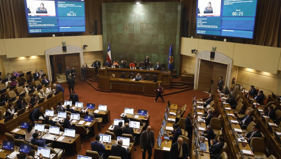 Cámara rechaza la cuestión previa planteada en la segunda acusación constitucional contra Ángela Vivanco e inicia discusión de fondo