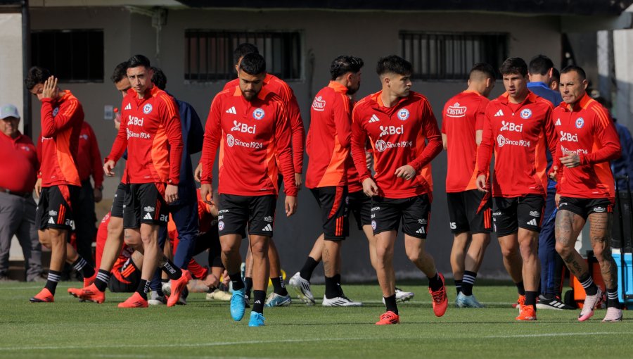 Las tres dudas que tendría Ricardo Gareca para el once titular de Chile para enfrentar a Colombia