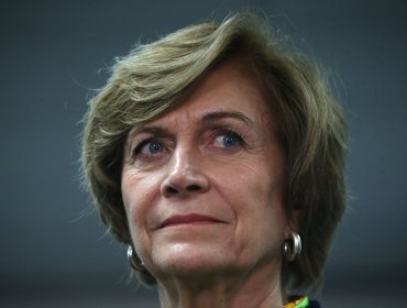 Evelyn Matthei sufre importante desplome en intención de voto presidencial, pero sigue liderando carrera por La Moneda