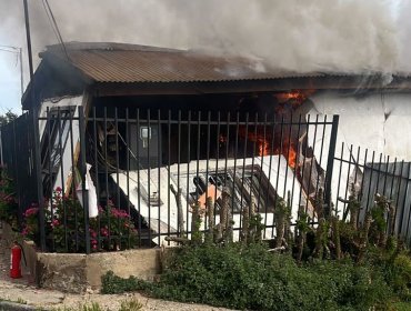 Municipio colabora con familia afectada por explosión e incendio de casa en sector Nueva Aurora de Viña del Mar