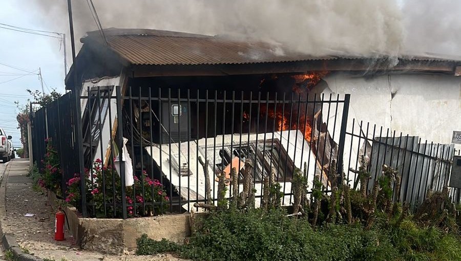 Municipio colabora con familia afectada por explosión e incendio de casa en sector Nueva Aurora de Viña del Mar