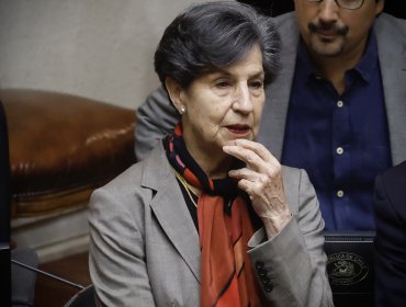 El fuerte espaldarazo que la senadora Allende le dio al ministro Sergio Muñoz previo a votación de la acusación constitucional