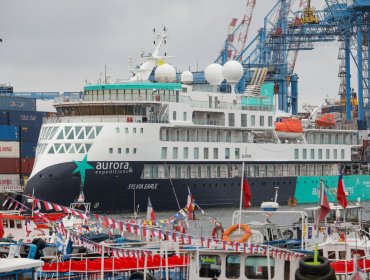 Temporada de cruceros en Valparaíso comienza con recalada de nave de lujo que realiza expedición a la Antártida