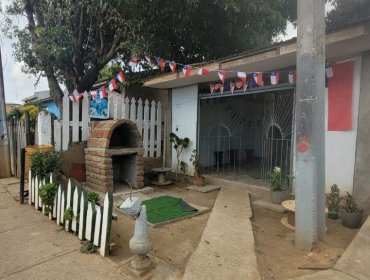 Desmantelan bodega de drogas instalada junto a mausoleo narco en Valparaíso: operativo de la PDI deja seis detenidos en Playa Ancha