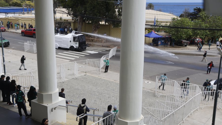 Bochorno en Valparaíso: Millonaria deuda con guardias obligó a suspender partido de Wanderers en Playa Ancha