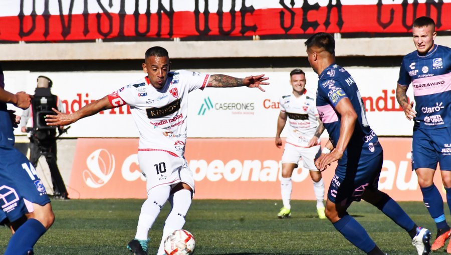 Deportes Copiapó cayó en una guerra de goles ante Everton y firmó su descenso