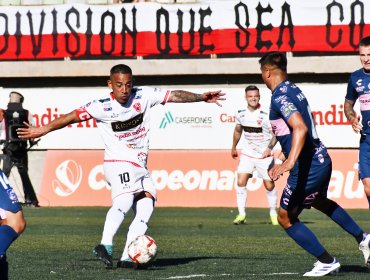 Deportes Copiapó cayó en una guerra de goles ante Everton y firmó su descenso