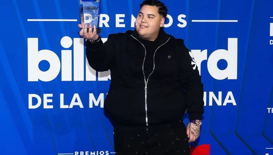 FloyyMenor ganó un Premio Billboard por "Gata Only" convirtiéndose en el primer chileno en obtener el galardón