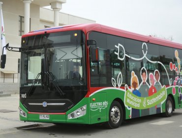 Limache cuenta con su primer bus eléctrico: transportará a alumnos de colegios municipales