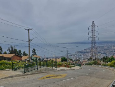 Hacen entrega de esperadas obras de pavimentación en el cerro Mesana de Valparaíso