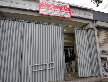 Descubren cité clandestino con 13 extranjeros en oficinas de antigua sucursal del BancoEstado en Recoleta