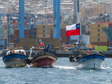 Acuden a Contraloría por abandono de pescadores de Valparaíso que fueron relocalizados en caleta de Quintero