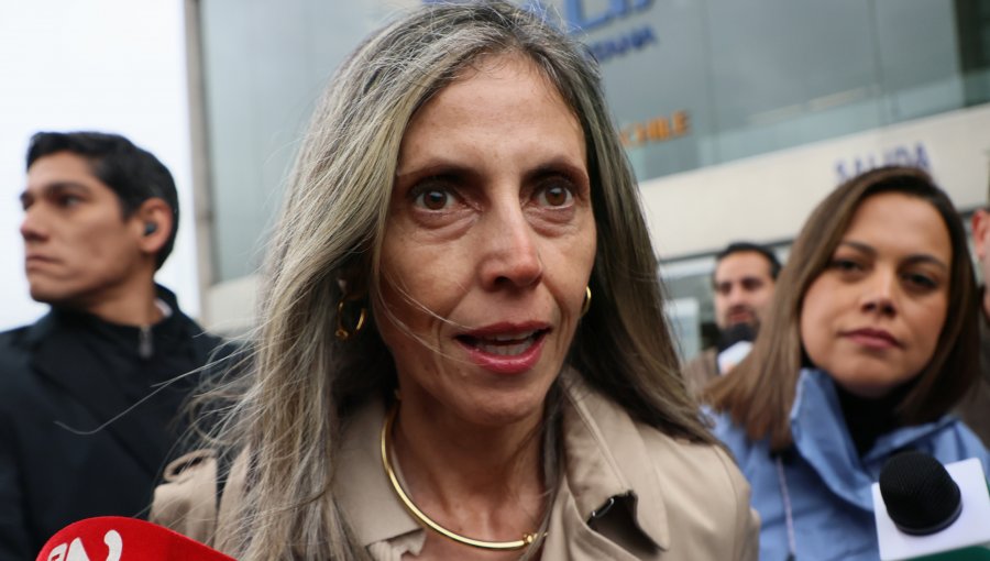 Abogada evalúa presentar querella por supuesta orden de Monsalve a la PDI para contactar a denunciante