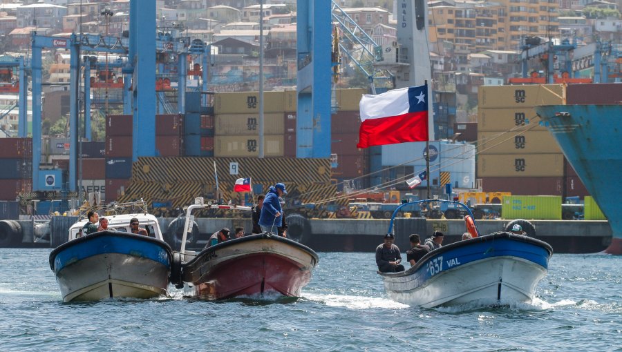 Acuden a Contraloría por abandono de pescadores de Valparaíso que fueron relocalizados en caleta de Quintero