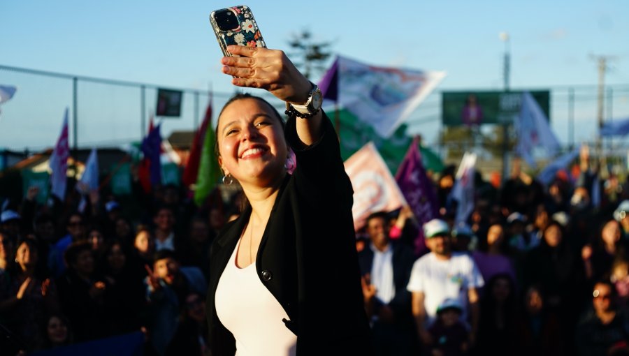 Camila Nieto cierra su campaña a la Alcaldía dando vida a cancha abandonada y prometiendo "un Valparaíso que funciona"