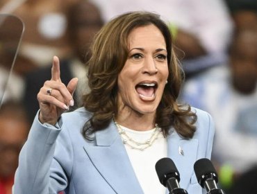 Por qué Kamala Harris pasó de la campaña de la alegría a llamar a Donald Trump "fascista"