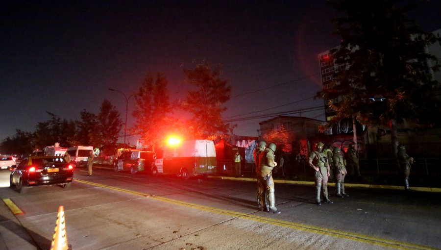 Carabinero cae desde cinco metros de altura tras frustrar robo de local comercial en Cerrillos