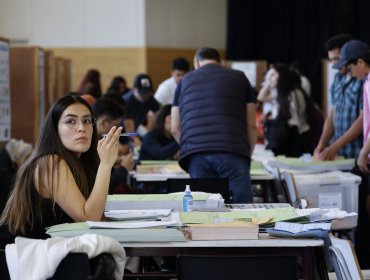 Denuncian que papeletas fueron entregadas con voto marcado en la Estación Mapocho