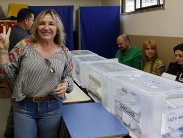 María José Hoffmann tras votar en Viña del Mar: "Ojalá podamos derrotar al octubrismo que tanto daño le ha hecho a la región"