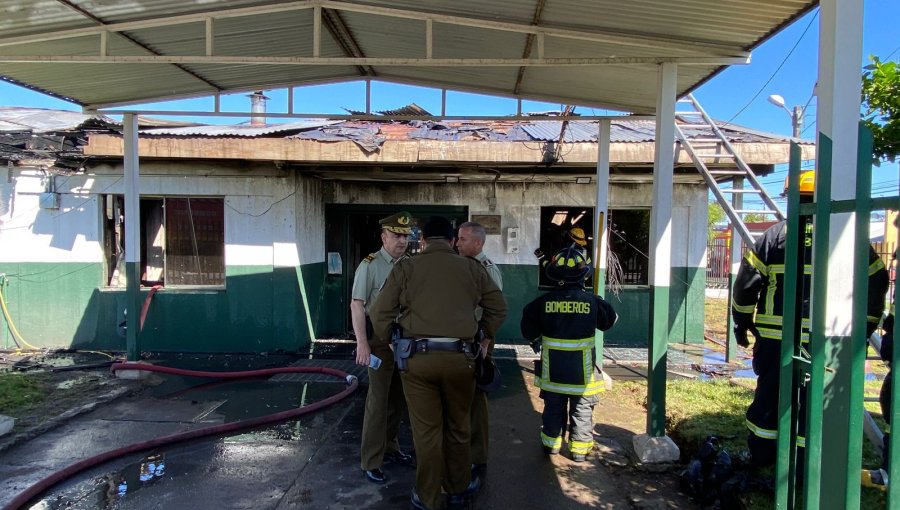 Incendio afectó a la subcomisaría de Carabineros en Cabrero: cuartel presenta "una pérdida casi total"