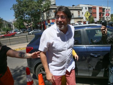 Jadue decide hablar con la prensa desde su hogar tras denunciar que fue víctima de agresión en su local de votación