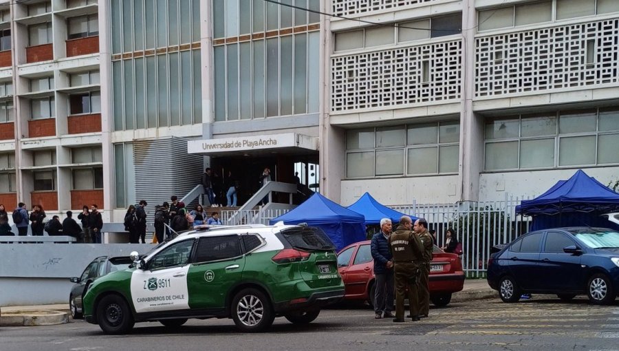 Casa central de la UPLA en Valparaíso fue evacuada por presunto artefacto explosivo hallado en un baño