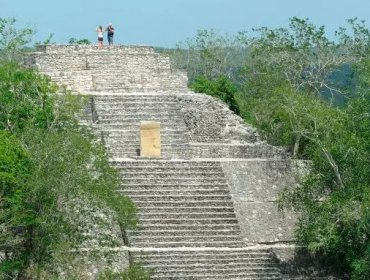 Estudiante descubre por accidente una enorme ciudad maya perdida en la jungla mexicana