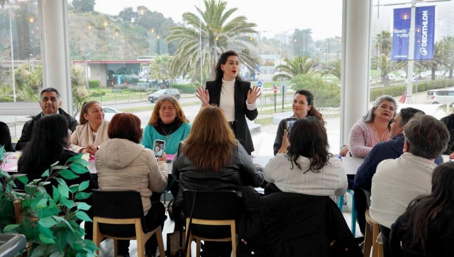 Ripamonti celebró su triunfo con 60 dirigentes de cerros y planificando sus próximos cuatro años en la Alcaldía de Viña