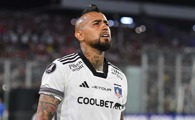 Fiscalía confirma denuncia contra Arturo Vidal y otros jugadores de Colo-Colo por presunta agresión sexual en bar de Vitacura
