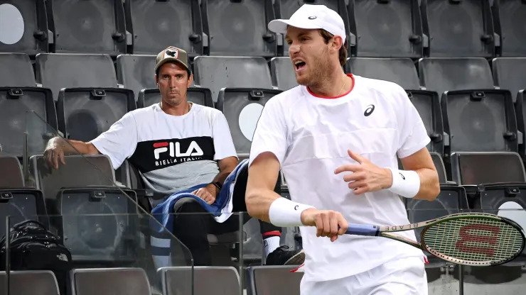 Nicolás Jarry anunció el final de su vínculo de trabajo con su coach Juan Ignacio Chela