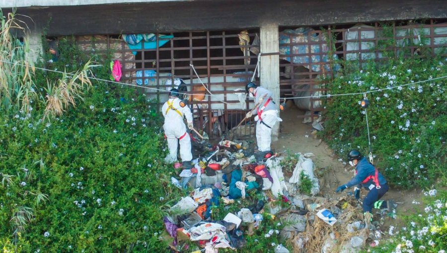 Desalojan ruco y realizan intenso operativo para recuperar el espacio público de la tradicional Caleta Abarca de Viña del Mar