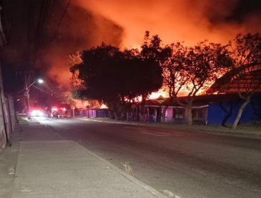 Sujeto de 20 años habría confesado a Carabineros ser el autor de incendio en liceo de Hijuelas: Municipio presentará querella