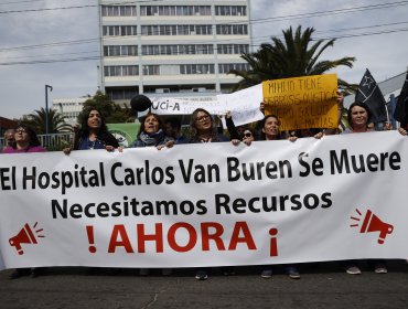 Senador socialista Juan Luis Castro: ''Los 60 grandes hospitales de Chile están en crisis''