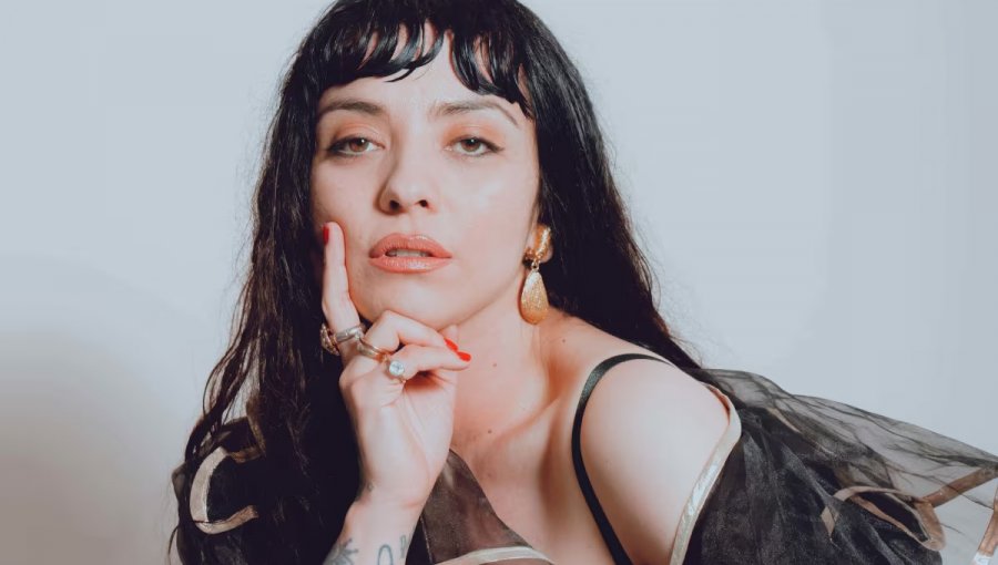 Mon Laferte es nominada a los Premios Grammy a ''Mejor álbum alternativo o rock latino''