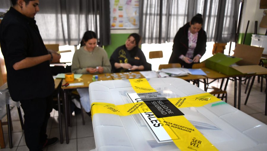 Comisión de Trabajo de la Cámara aprueba proyecto que otorga un día de permiso laboral para vocales de elecciones de octubre