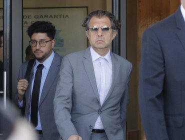 Juzgado fija salida alternativa para Aníbal Mosa y jugadores de Colo Colo tras caso de licencias de conducir