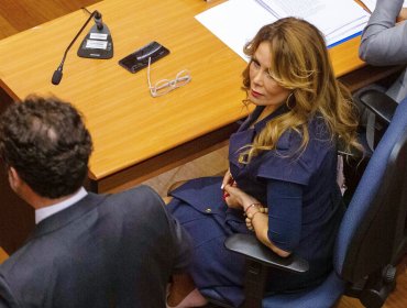 Decretan prisión preventiva para Cathy Barriga tras ser reformalizada por delitos de corrupción