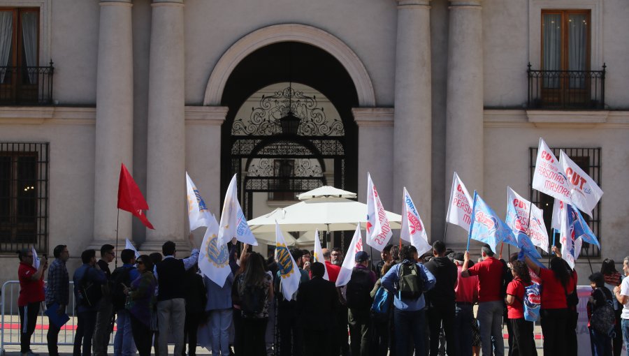 Diputados aprueban indicación contra abusos en La Moneda tras el fallecimiento de funcionario