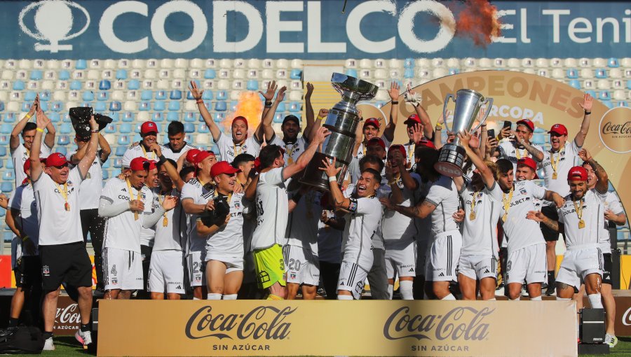 Colo-Colo completó el partido ante Huachipato y se coronó campeón de la Supercopa