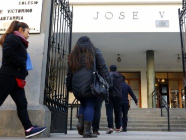 Liceo José Victorino Lastarria de Providencia inicia clases virtuales tras violentas amenazas a su director