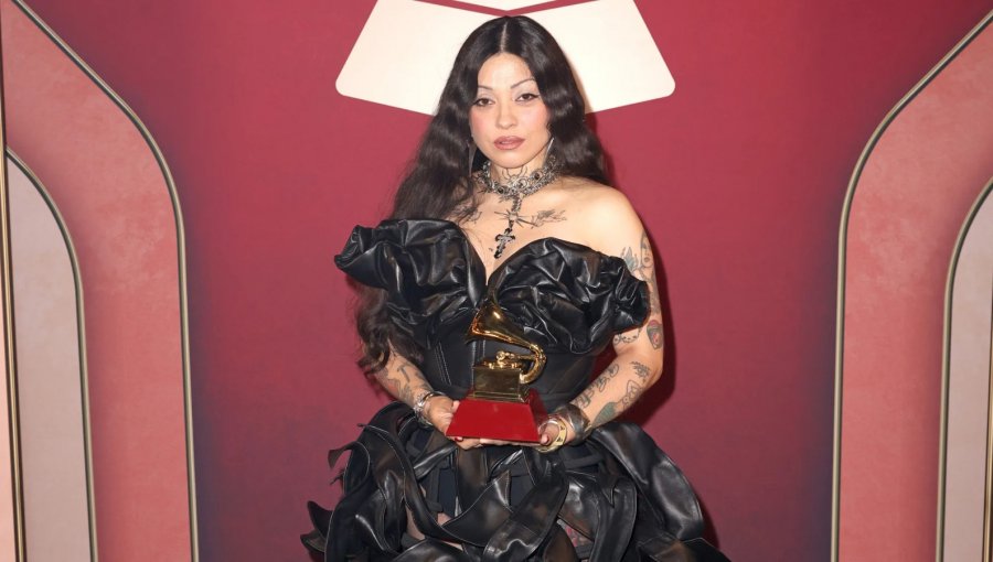 Mon Laferte gana un Latin Grammy por ''Mejor álbum de música alternativa''