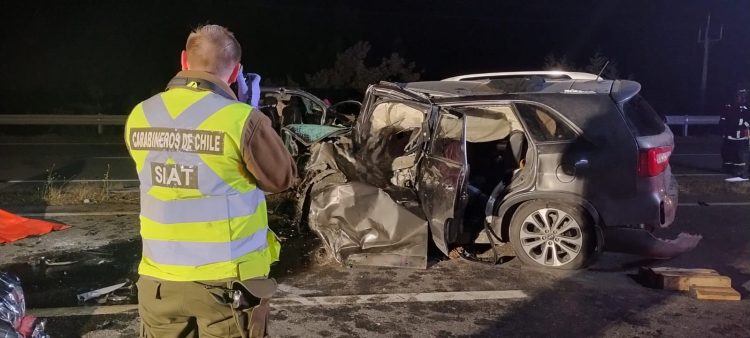 Accidente en Ñuble que dejó a 5 fallecidos: SIAT de Carabineros dice que un auto sobrepasó eje de la calzada