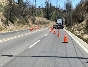 Una persona fallecida y dos lesionadas deja colisión y posterior volcamiento en ruta Las Palmas en Viña del Mar