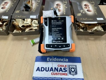 Aduanas detecta un kilo de éxtasis en aeropuerto de Santiago: droga venía oculta en cajas de chocolates