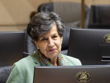 Senadora Allende dice que "se requiere más diálogo y participación" para impulsar la actividad portuaria sustentable en la V Región