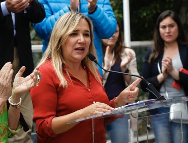 María José Hoffmann atribuye retraso portuario en Valparaíso y San Antonio a "farra" del Frente Amplio: "Tiene que terminar"