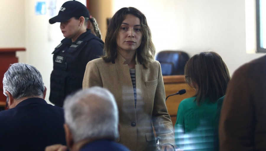 Tribunal rechaza rebajar medidas cautelares y Camila Polizzi se mantendrá en arresto domiciliario total